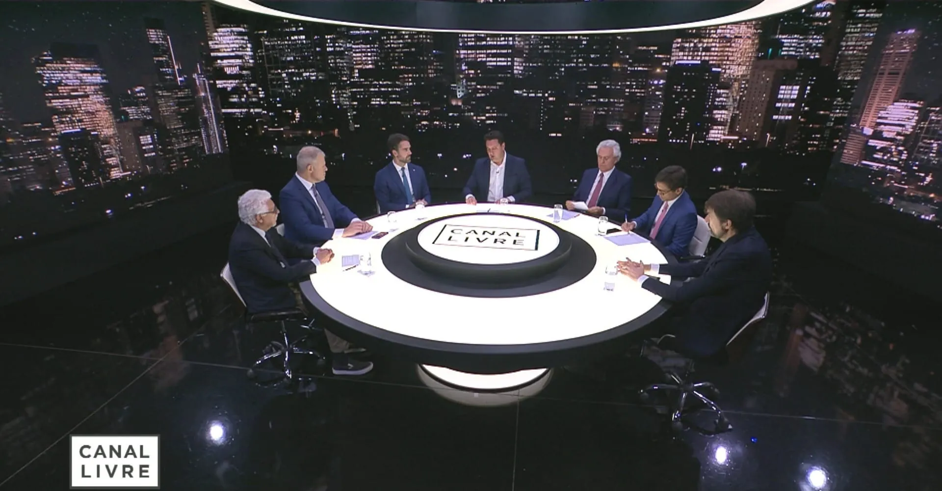 Governadores citam crise de governabilidade: "Desarranjo entre Poderes"