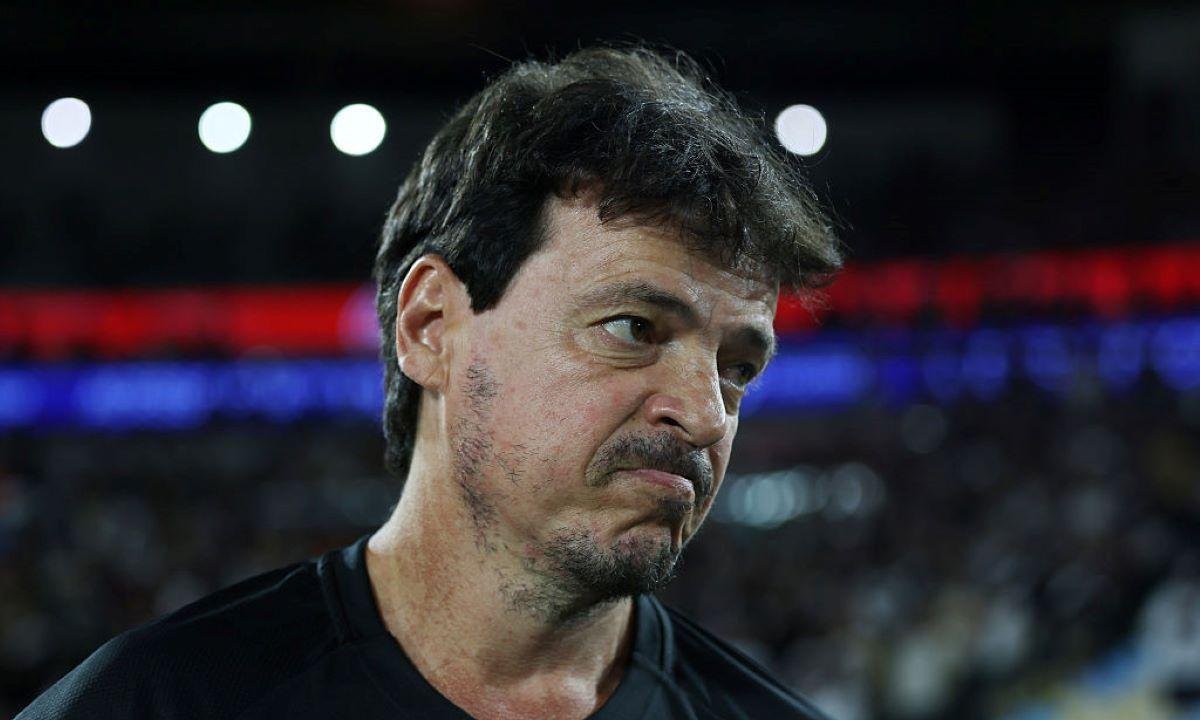 Portais portugueses criticam bronca de Diniz em Nuno Moreira. Confira