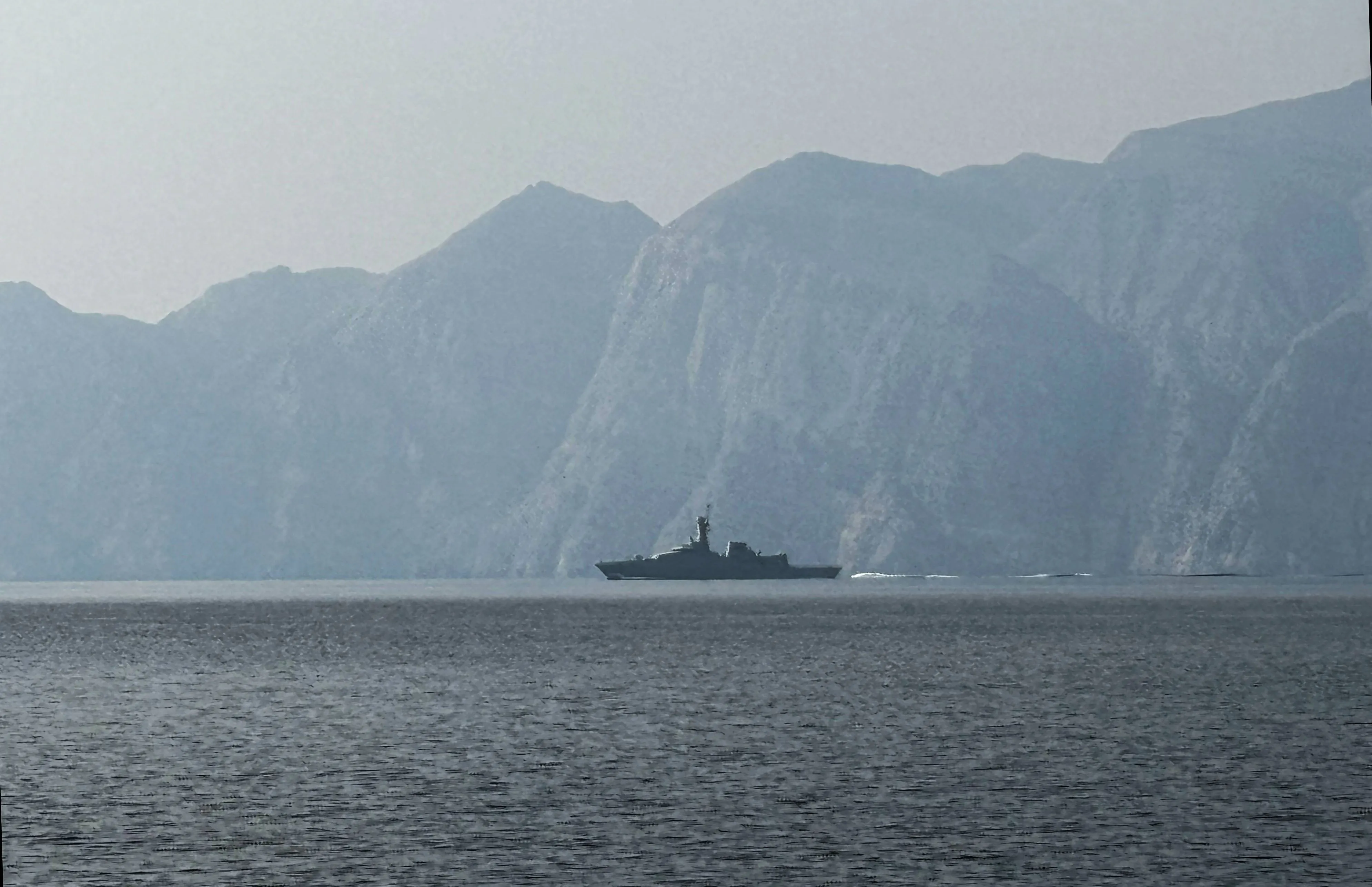 Guarda Revolucionária adverte que passo em falso ou movimento hostil prenderão EUA 'em redemoinhos mortais no Estreito de Ormuz'