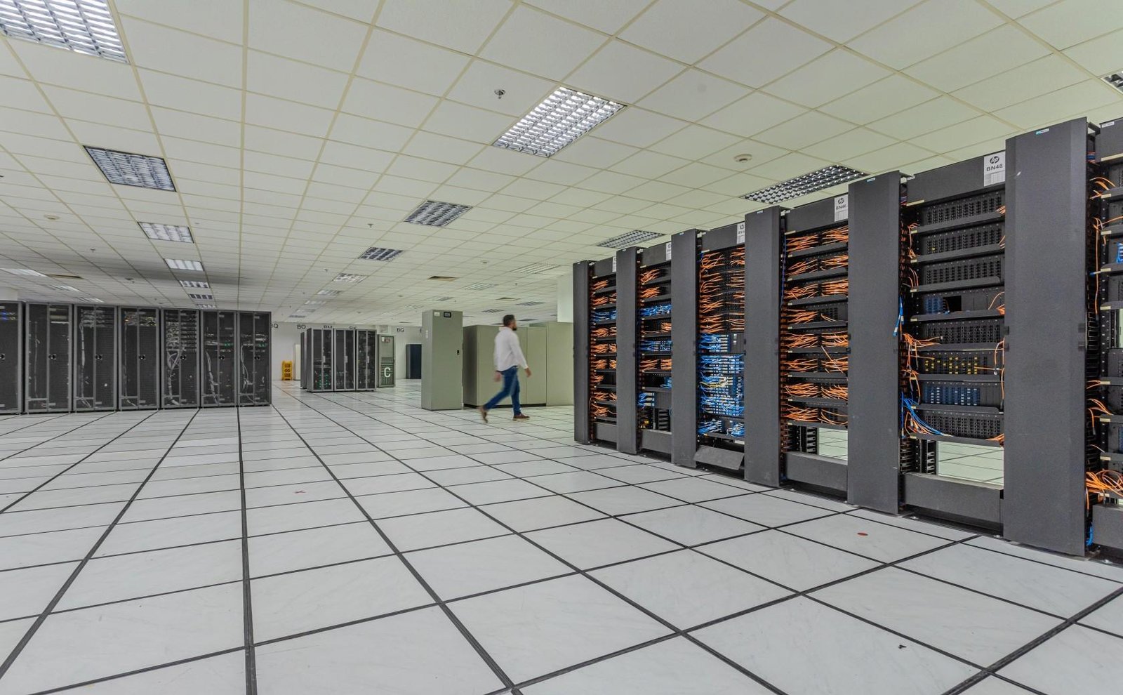 Data centers: sem incentivos, quantos bilhões podem escapar das cidades que já atraíram projetos internacionais?