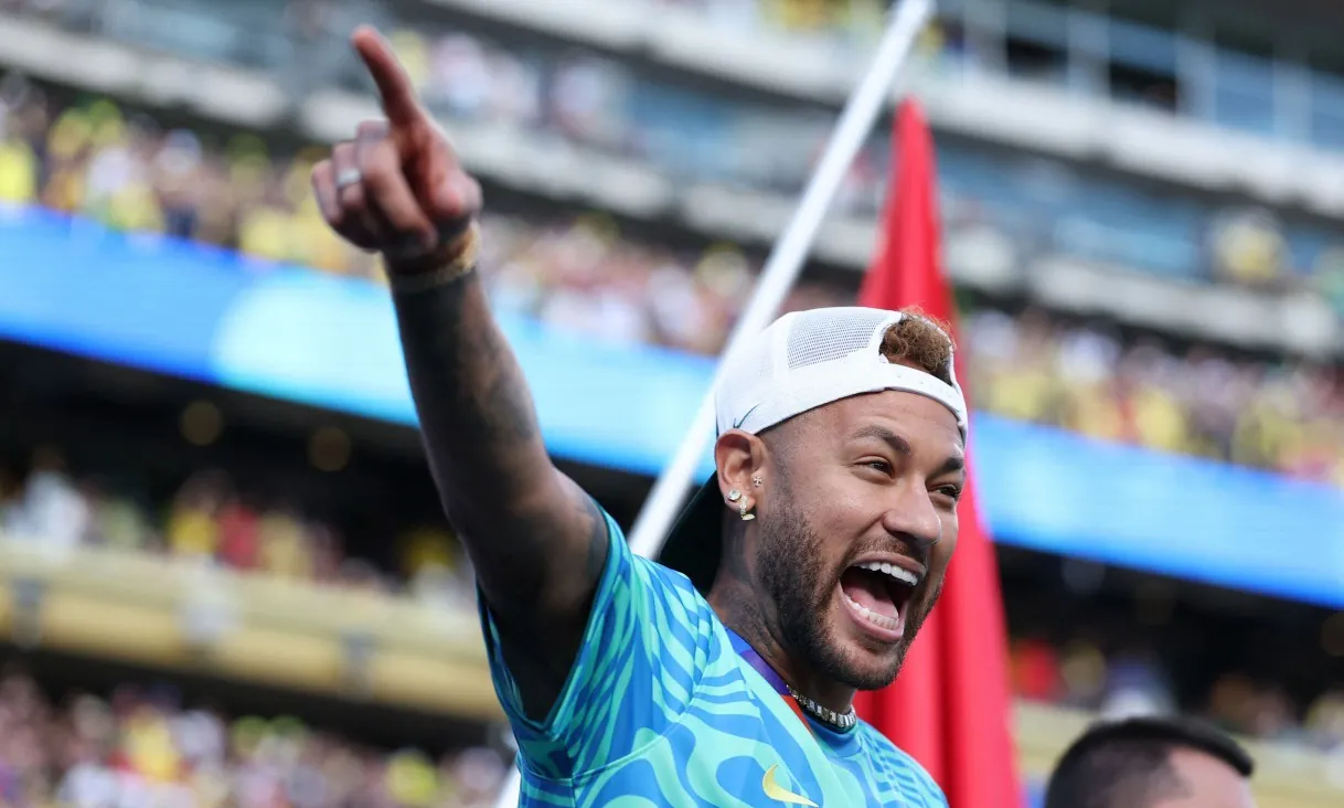 Ancelotti 'ensaia' o Brasil para Neymar, mas resposta de atacantes deixa camisa 10 no fim da fila; análise