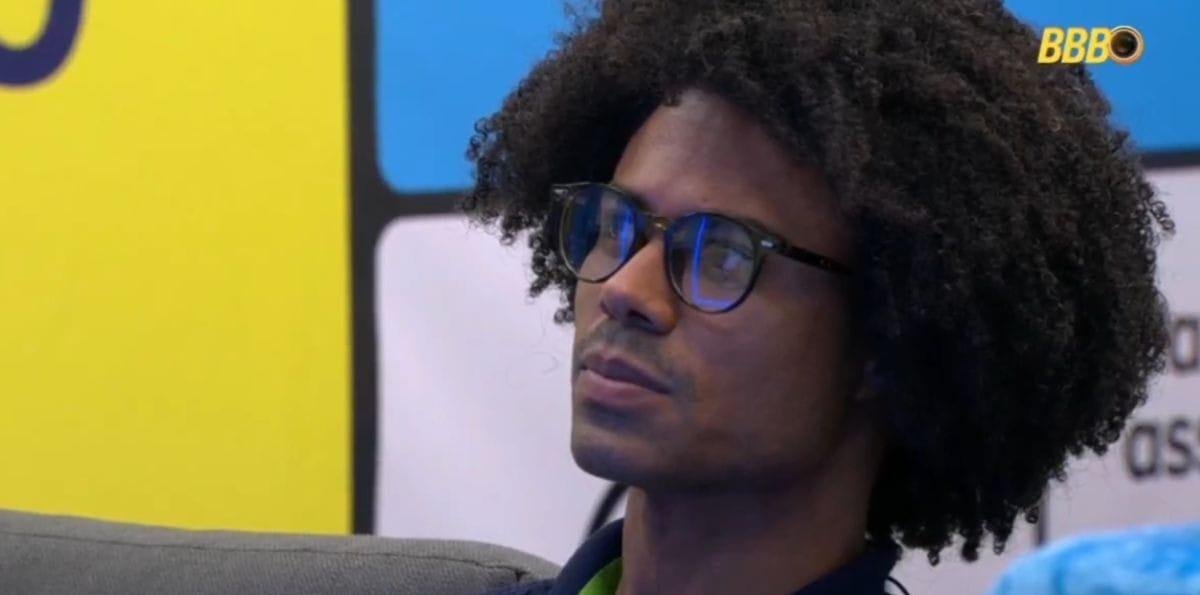 Breno promete vingança ao chegar no Quarto Secreto: 'Vai ter volta'