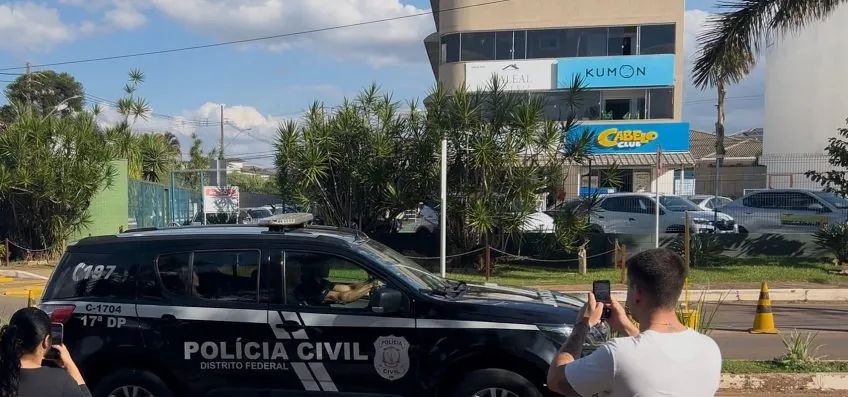 Bolsonaro presta depoimento por 40 minutos sobre arma apreendida