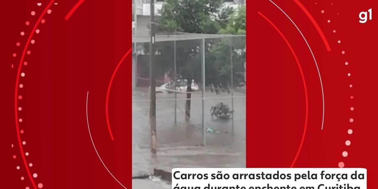 VÍDEO: Carros são arrastados pela água durante enchente em Curitiba | G1