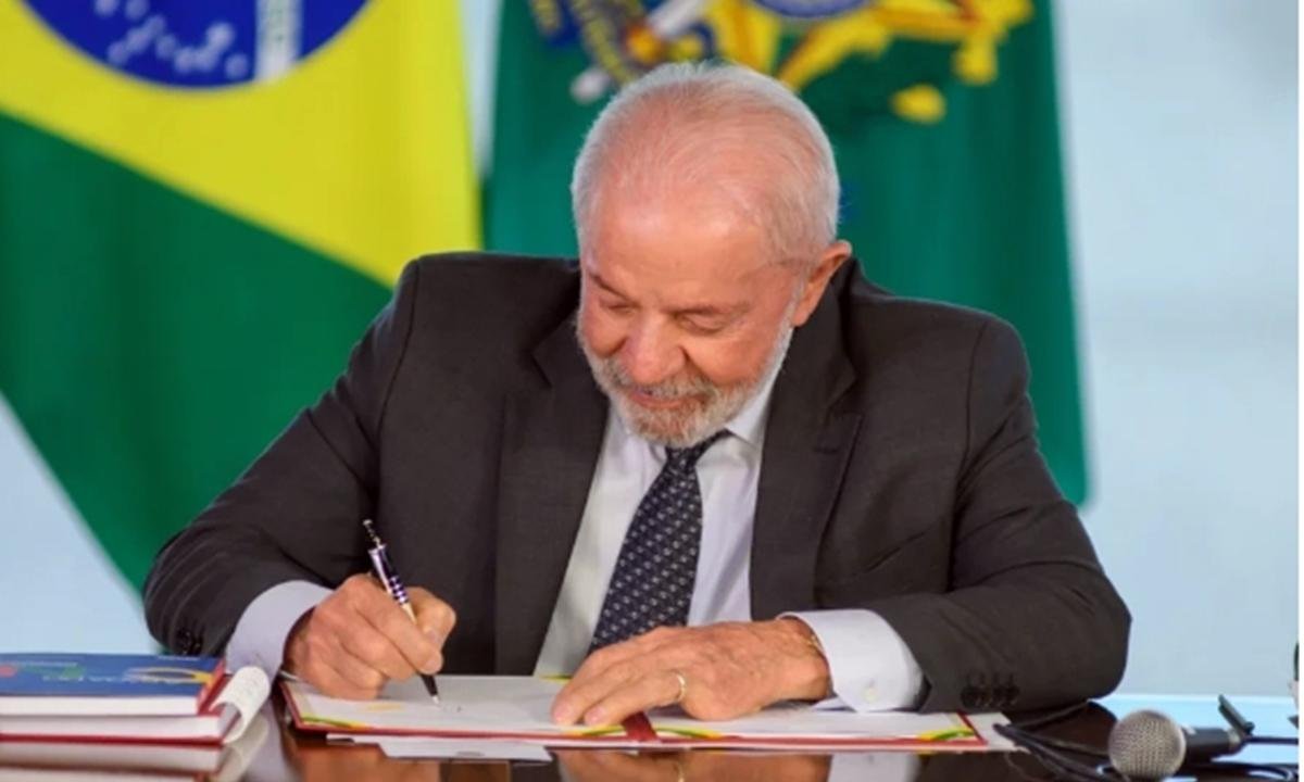 Lula recebe cartas credenciais de nove embaixadores