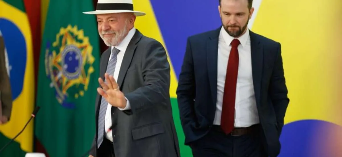 Flávio aciona TSE contra Durigan por atuação de ministro em campanha