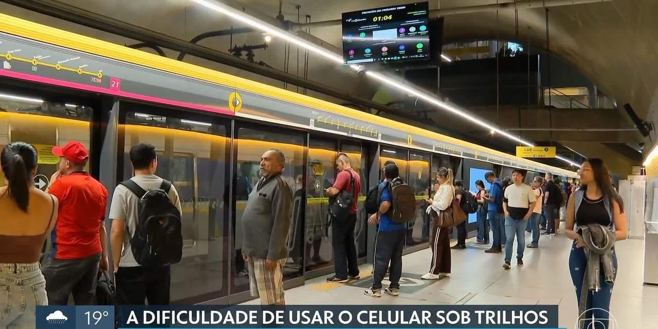 Sinal falha em linhas do metrô de SP e passageiros reclamam | G1