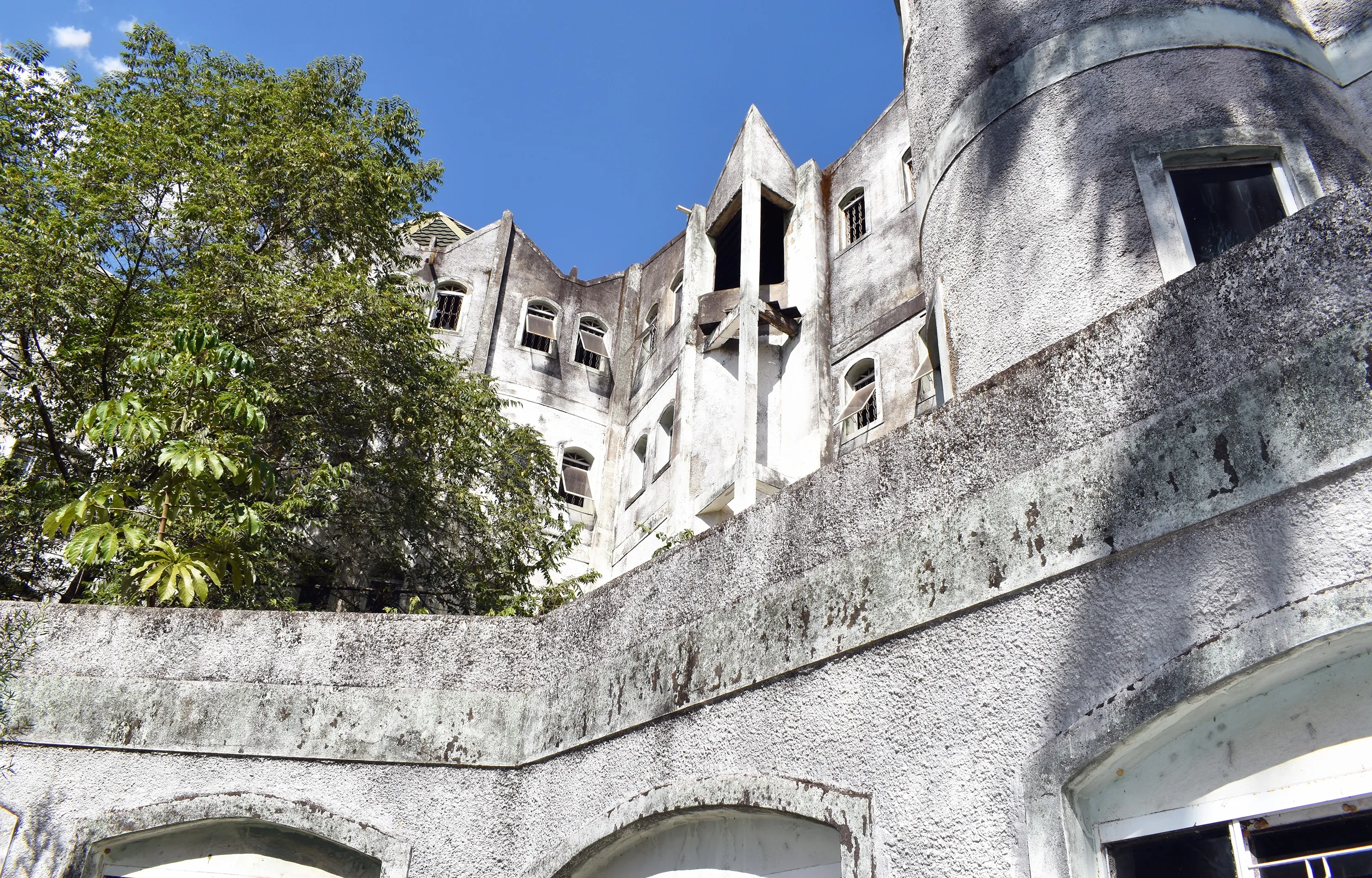 Castelo de José Rico com mais de 100 quartos pode virar museu de música sertaneja em SP; entenda