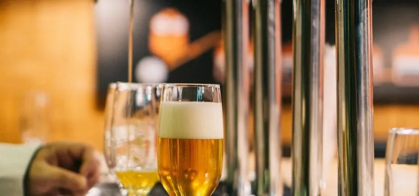 Exportações de cerveja batem recorde, mas mercado interno desacelera