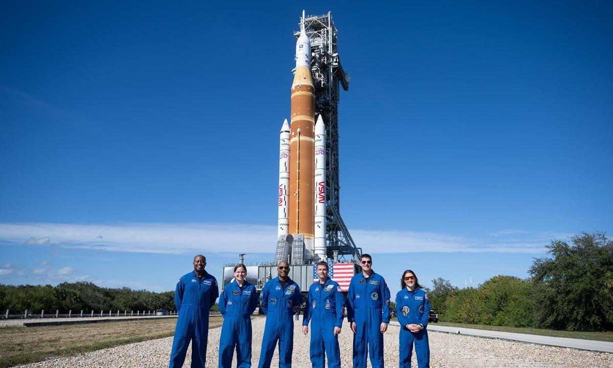 Histórico! Nasa enviará 1ª mulher e astronauta negro à órbita lunar