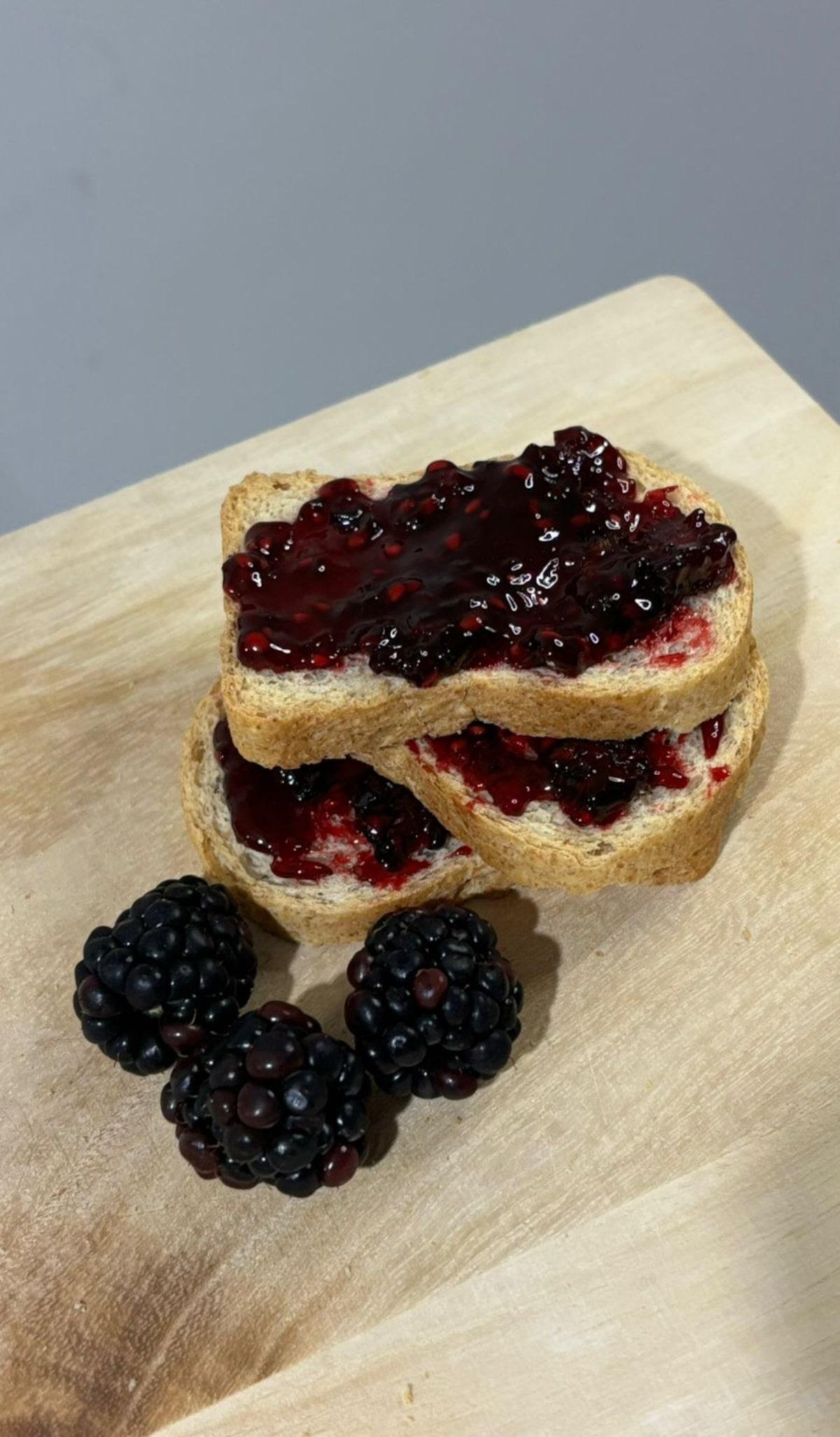 Geleia caseira de amora rápida de fazer