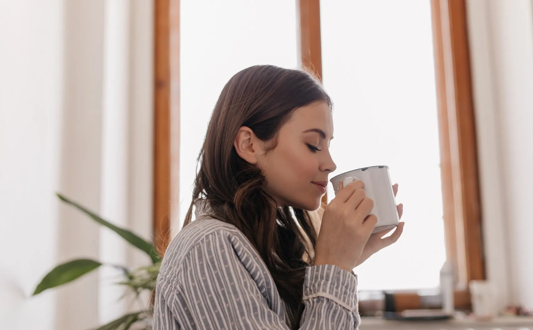 Cafeína ajuda a restaurar a função da memória após uma noite de sono mal dormida, comprova estudo