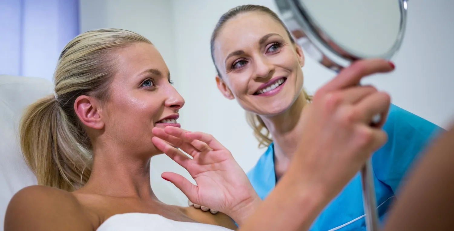 Cirurgia facial: entenda como mulheres estão influenciando a estética