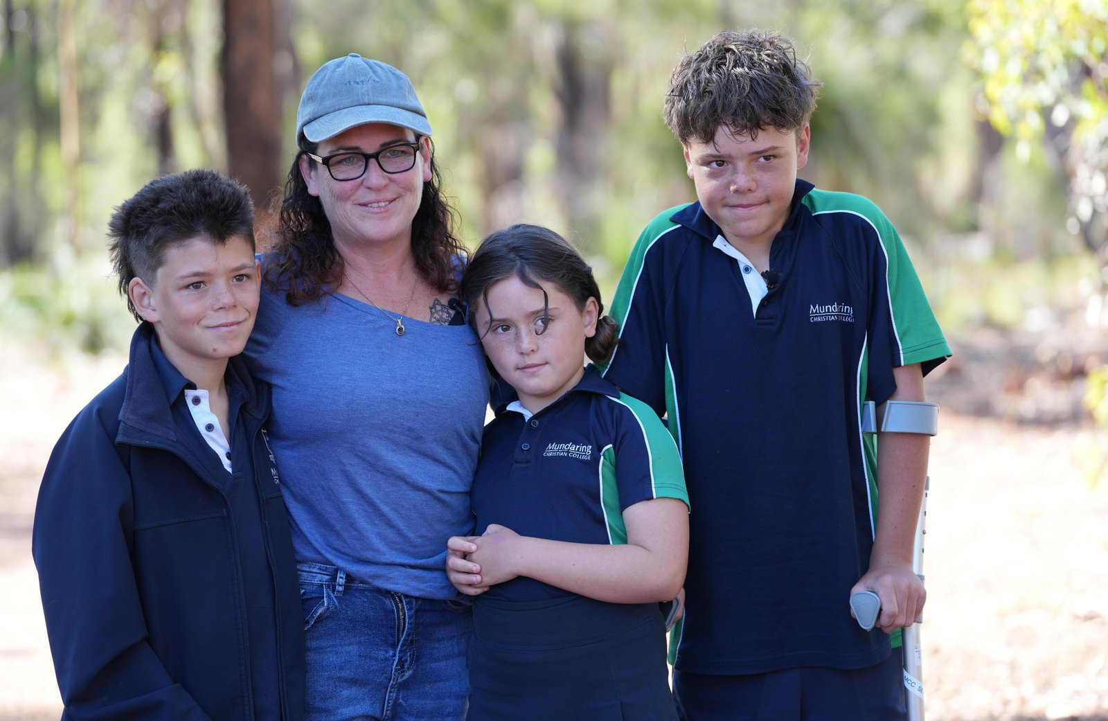 Jovem de 13 anos vira herói após nadar por horas para salvar a família que estava à deriva em alto-mar | G1