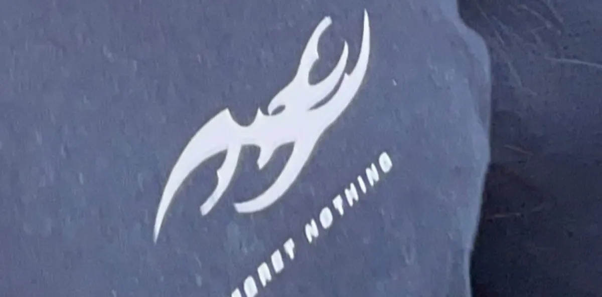 'Regret nothing': rede retira de lojas camiseta usada por acusado | G1