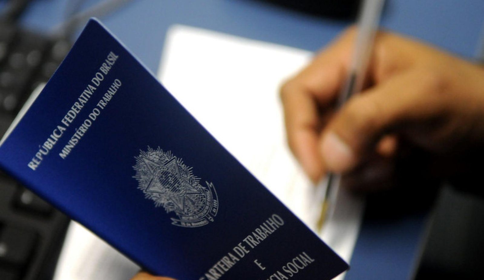 Emprego: confira as 68 vagas disponíveis em Petrolina, Salgueiro e Araripina | G1