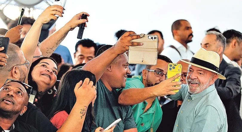 Quaest: Lula melhora em grupos que o rejeitam e aprovação fica acima da desaprovação pela primeira vez desde 2024