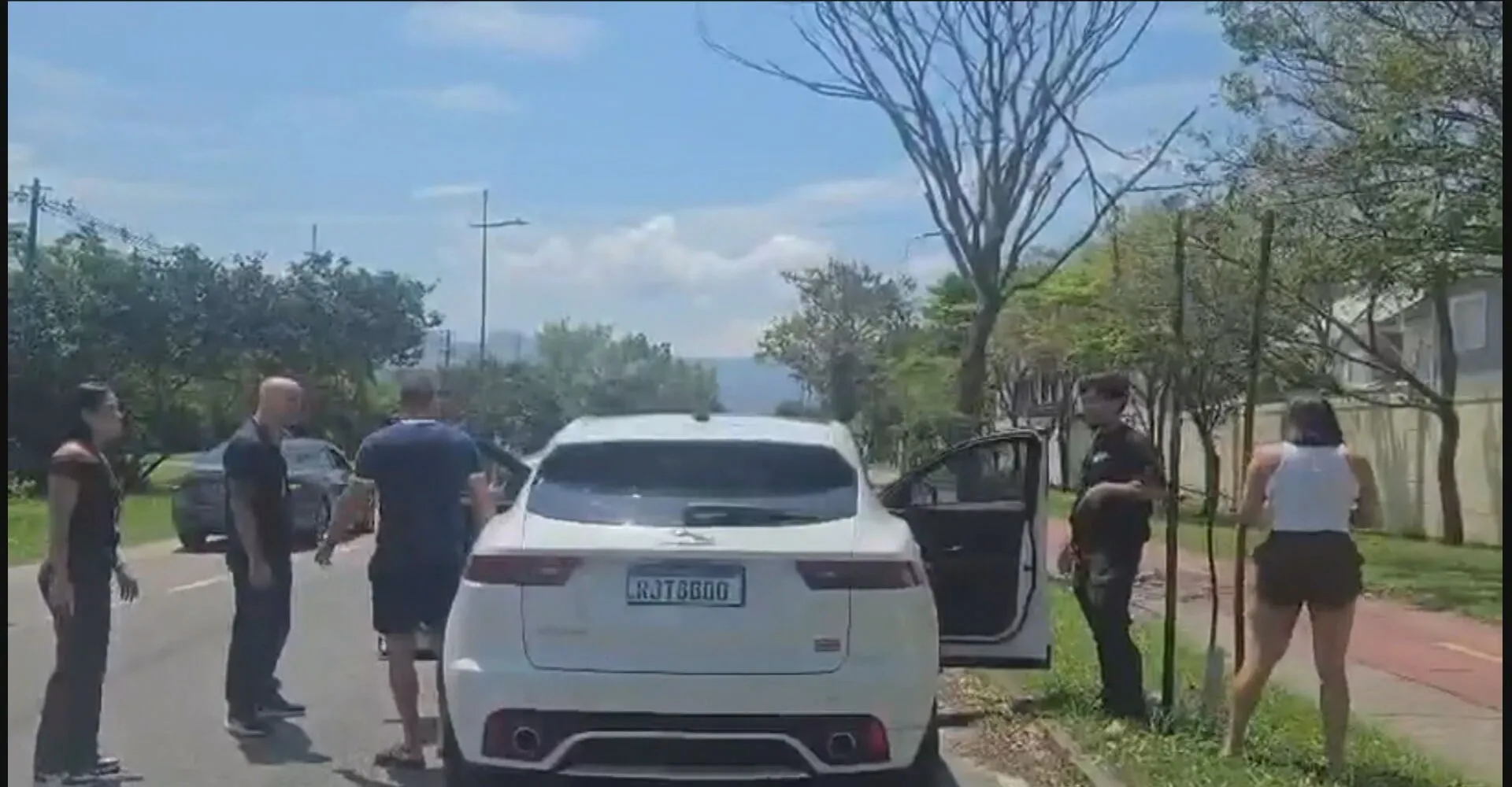 Homem condenado por estelionato é preso no Rio; esposa é autuada por exercício ilegal da Medicina e Nutrição