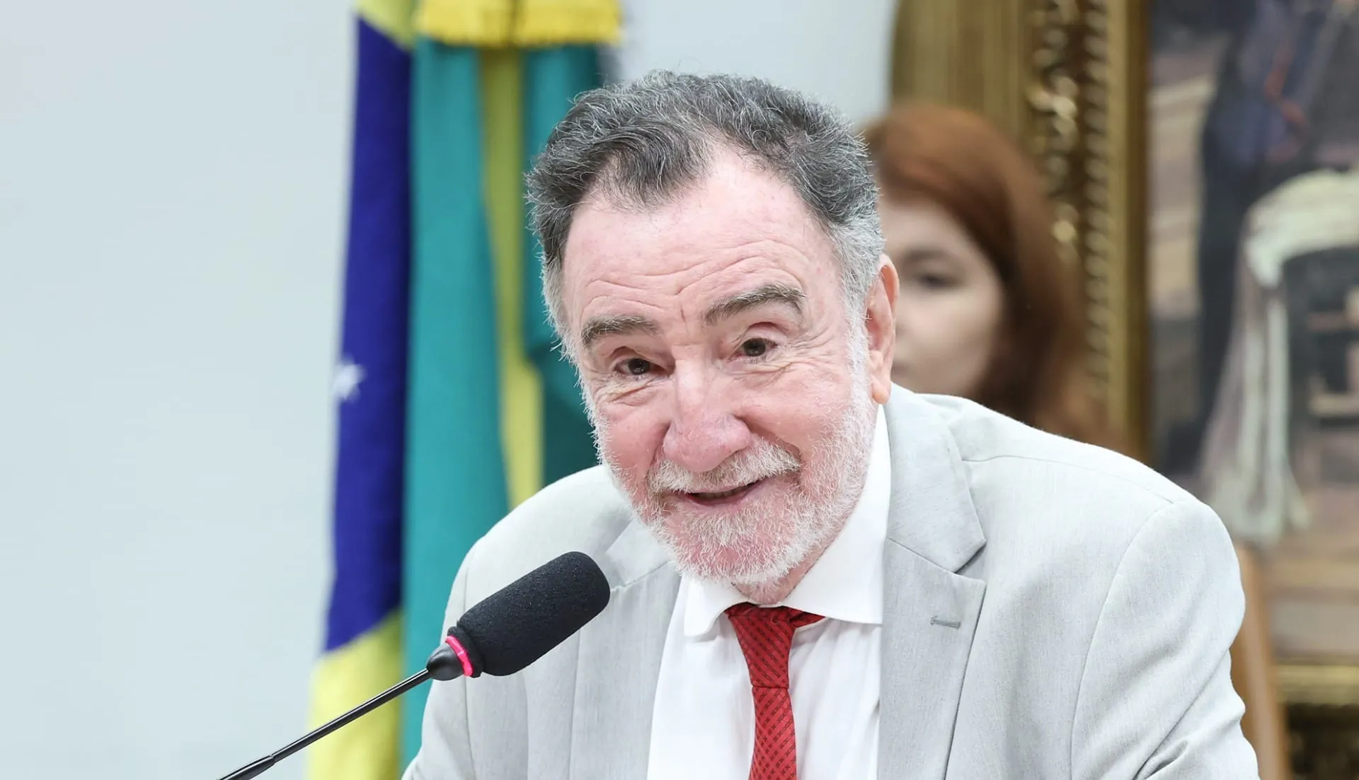Patrus Ananias aceita convite e será candidato do PT ao governo de MG