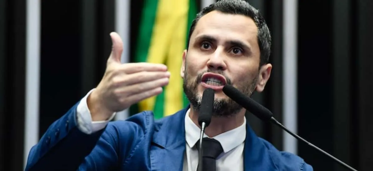 Cleitinho insiste que é candidato ao governo de Minas e tentará convencer Marcos Pereira
