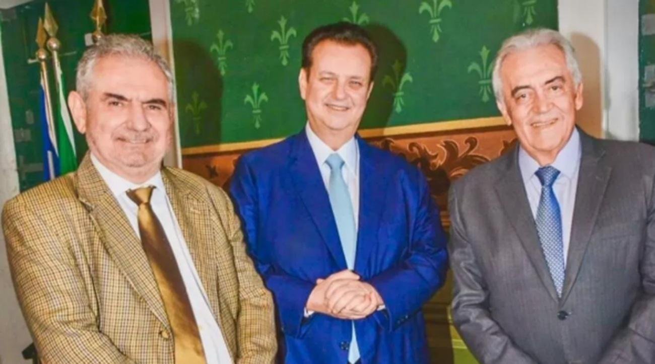 Ida de Caiado para o PSD provoca guerra entre senadores compadres