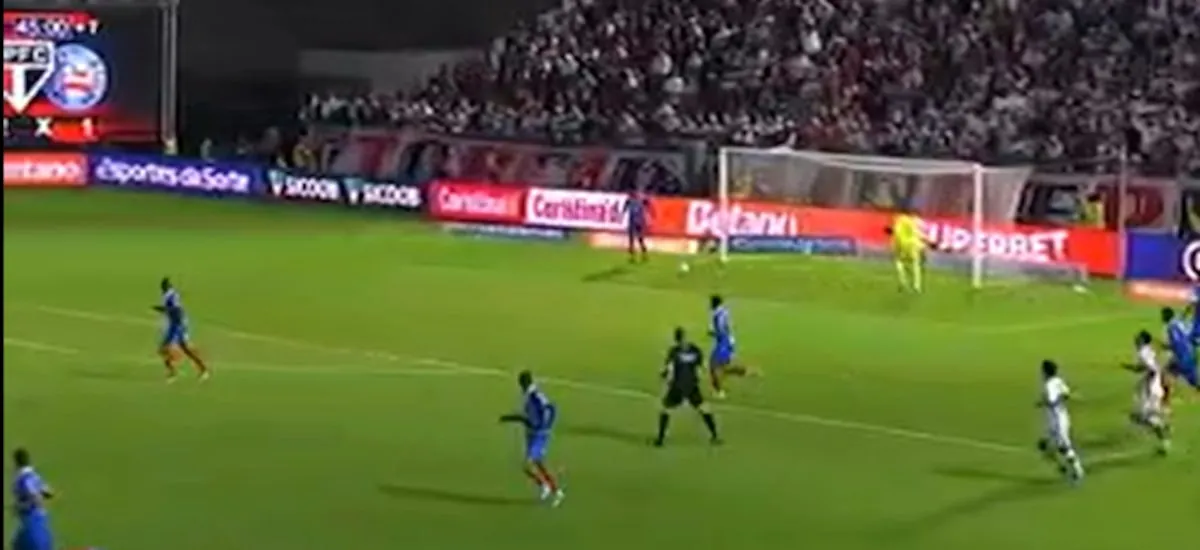 Gol sofrido pelo São Paulo deveria ter sido anulado por ter duas bolas em campo? Veja a análise