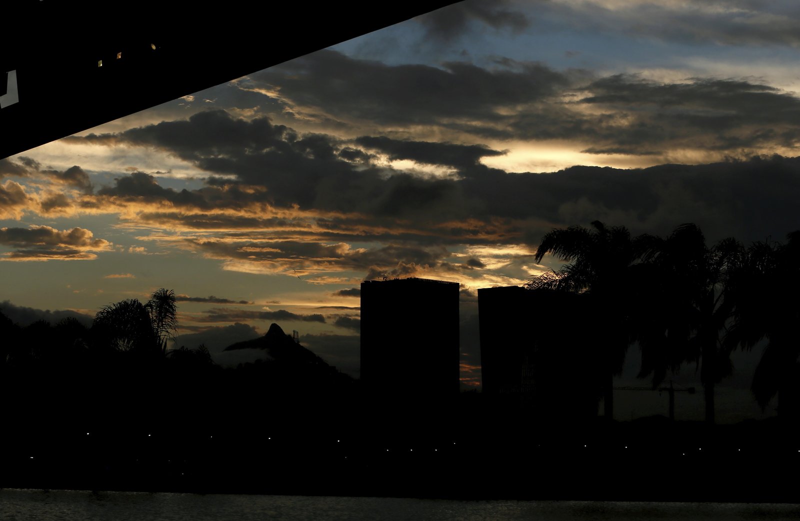 Chuva deve dar trégua no Rio neste sábado, mas risco segue por causa do solo encharcado; veja previsão