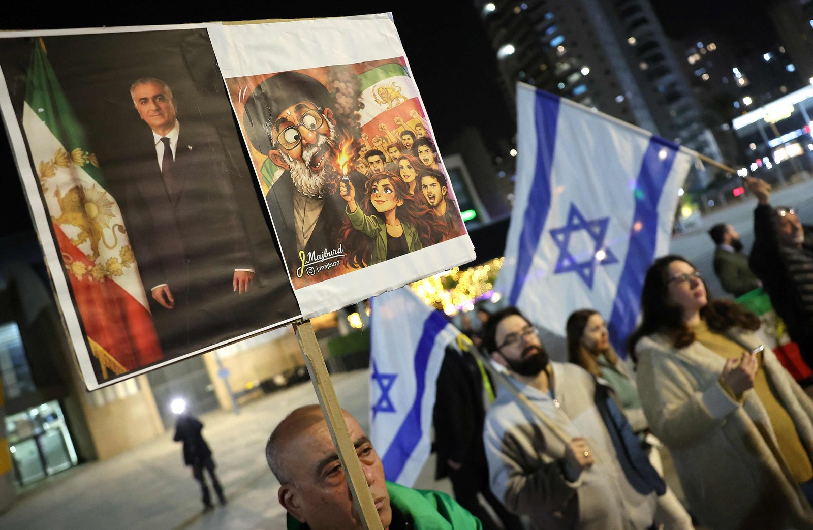 Reza Pahlevi, herdeiro do último xá, celebra morte de líder supremo de olho em poder, mas seu papel no futuro do Irã é incerto