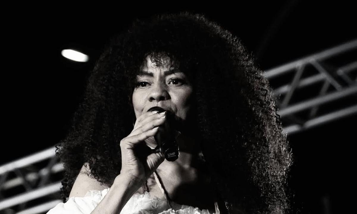 Morre a cantora Karina Nerys, do bloco afro Malê Debalê