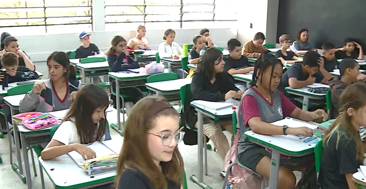 Sem uniformes e em 'clima de adaptação', programa de escolas cívico-militares inicia em 6 colégios da região de Campinas | G1