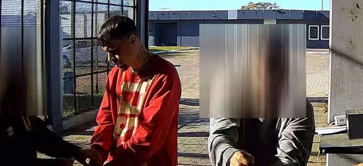 Apenado que saiu pela porta da frente de presídio com alvará falso é preso com fuzil em Cachoeirinha