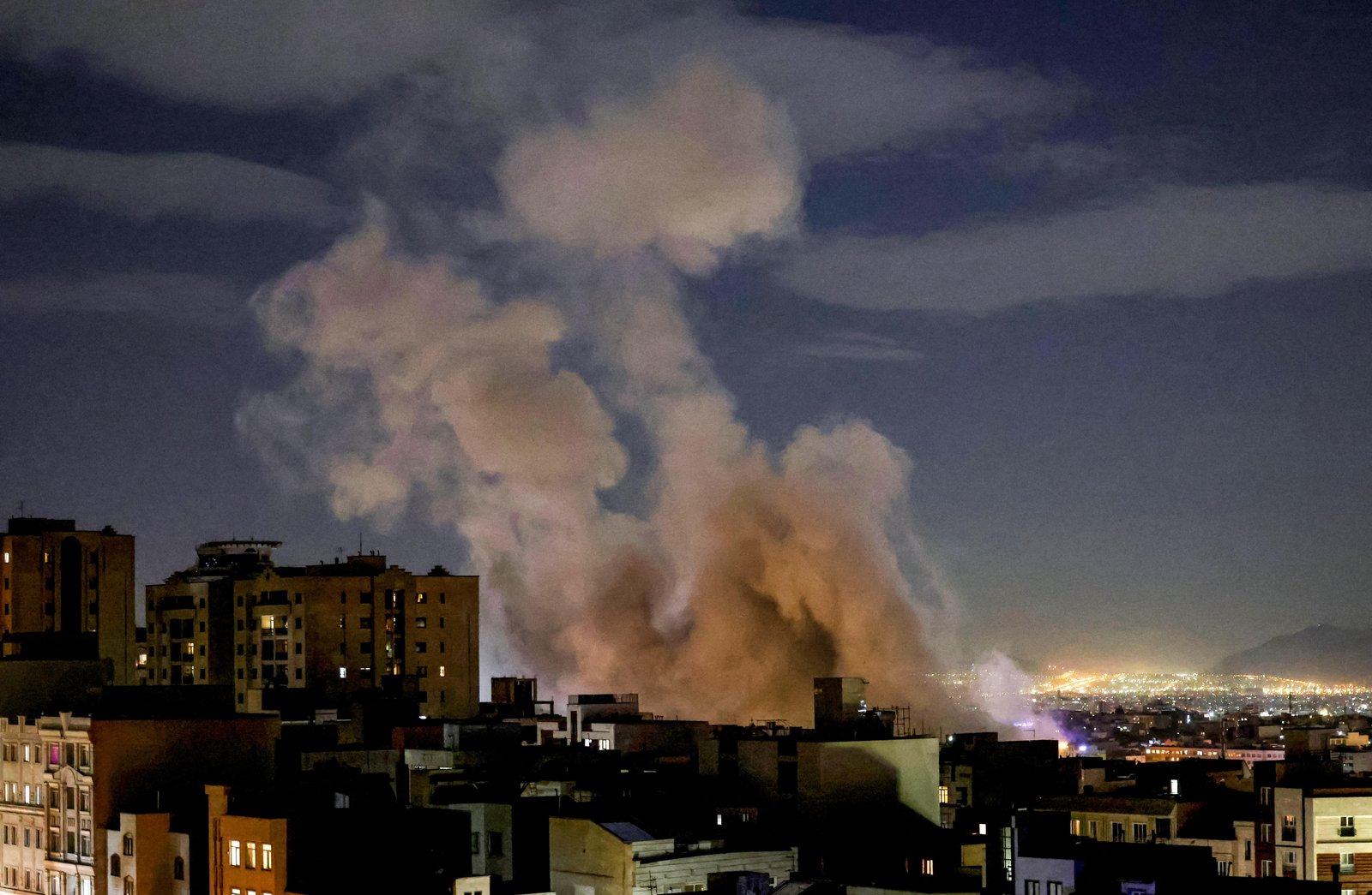 Irã anuncia ter atacado gabinete de Netanyahu, diz agência | G1