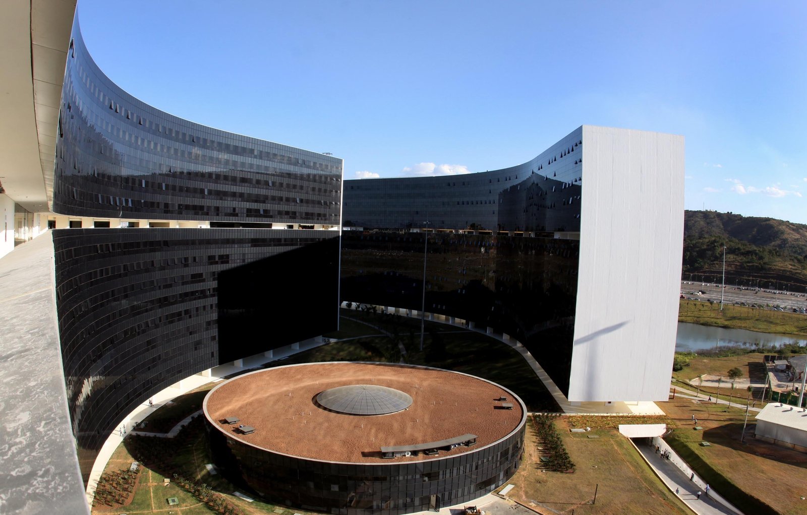 Governo anuncia recomposição salarial de 5,4% para servidores de MG | G1