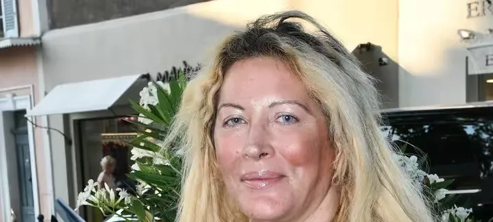 Estrela e campeã do primeiro 'BBB da França' é encontrada morta em casa; caso é investigado