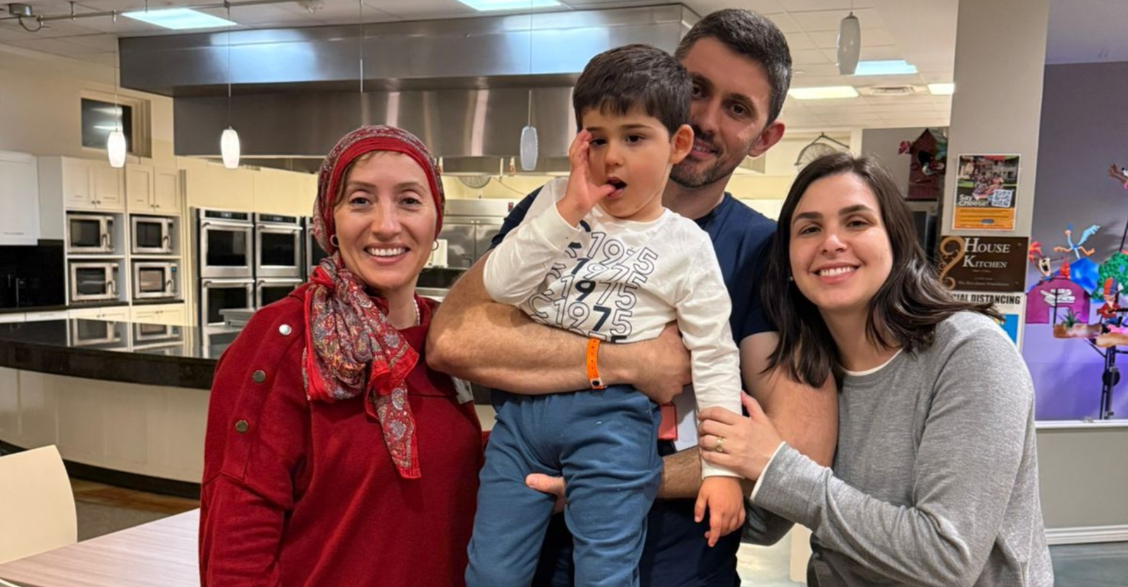 Menino com doença genética rara viaja aos EUA para tratamento | G1