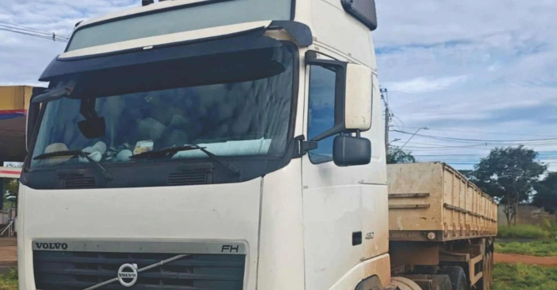 Falso frete em Uberlândia: motorista e ajudante são feitos reféns