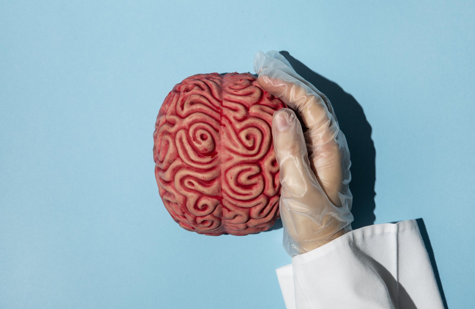 Doença cerebral silenciosa pode quadruplicar risco de demência, aponta estudo nos EUA