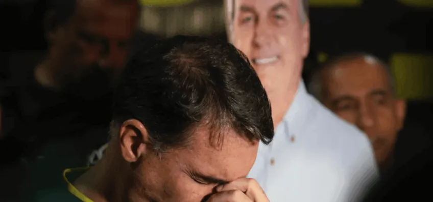 Em carta, Bolsonaro pede união em torno de Flávio após atrito com Michelle