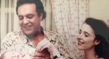 Deborah Evelyn homenageia Dennis Carvalho: 'Me deu o maior presente da minha vida, nossa filha e meus enteados'