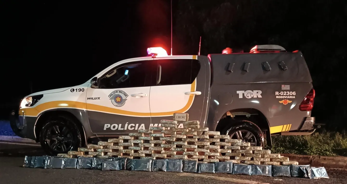 Motorista de carreta é flagrado com 140 quilos de drogas em Palmital | G1