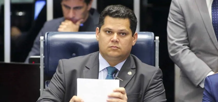 Alcolumbre reafirma apoio a Jaques Wagner