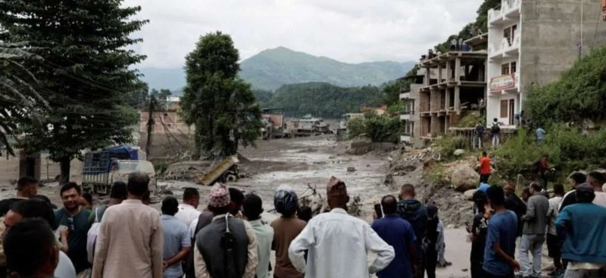 'Minha casa desabou e minha irmã está desaparecida': o relato de sobreviventes da enxurrada no Nepal