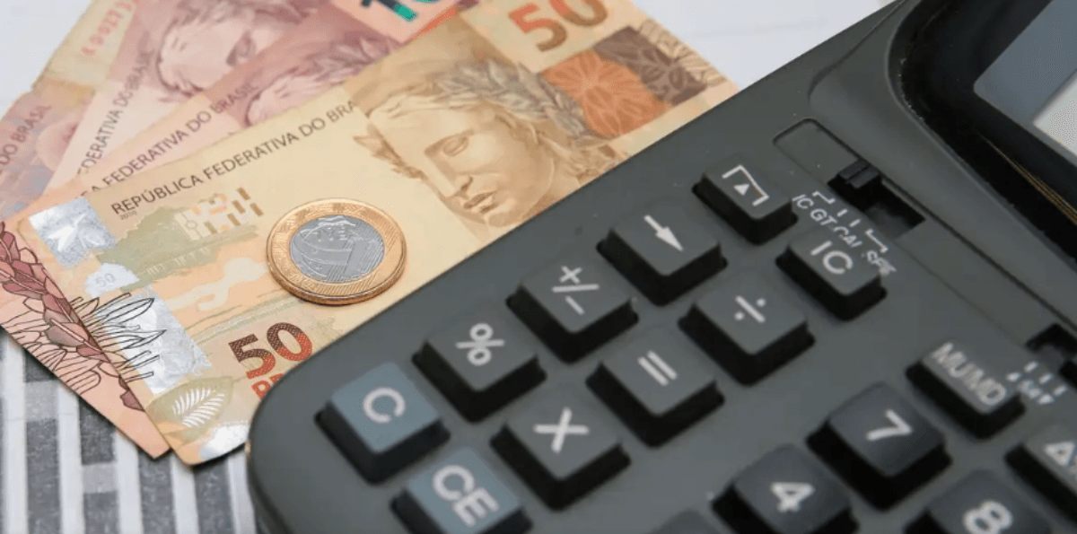 Inflação vem acima do esperado com pressão de educação e transportes