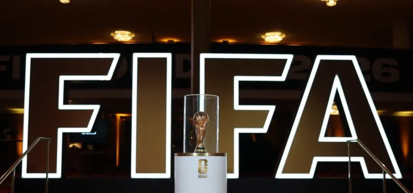 Fifa não vê gesto racista por parte de árbitro e arquiva caso