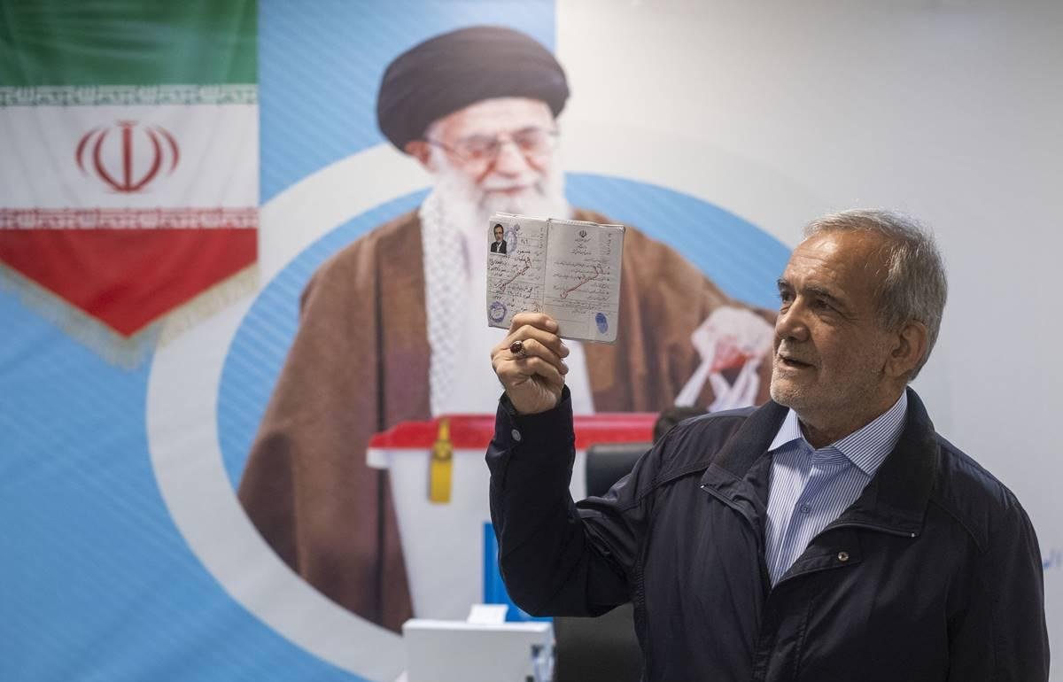 Presidente do Irã promete "vingança legítima" contra os EUA