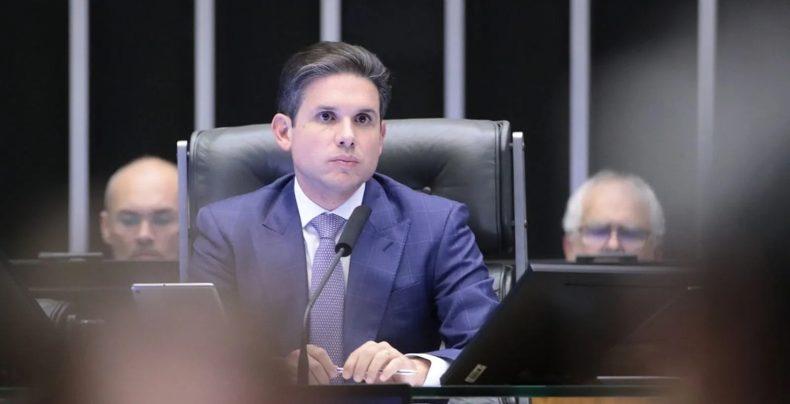 Hugo Motta adia votação de projeto sobre minerais críticos
