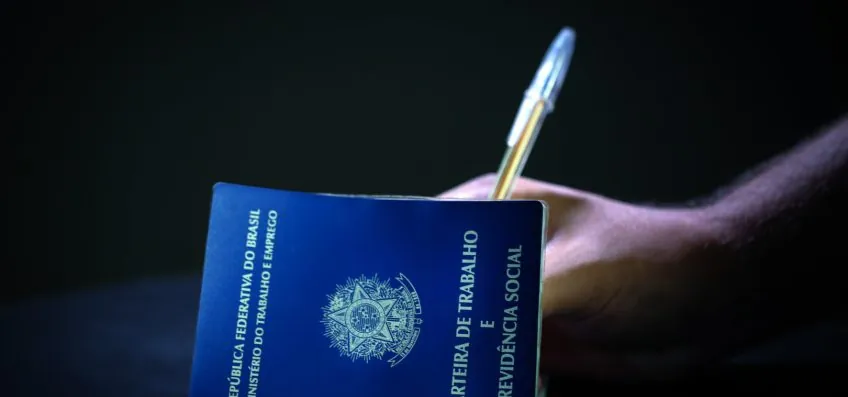 País registrou 62,20 mi de vínculos formais de emprego em fevereiro