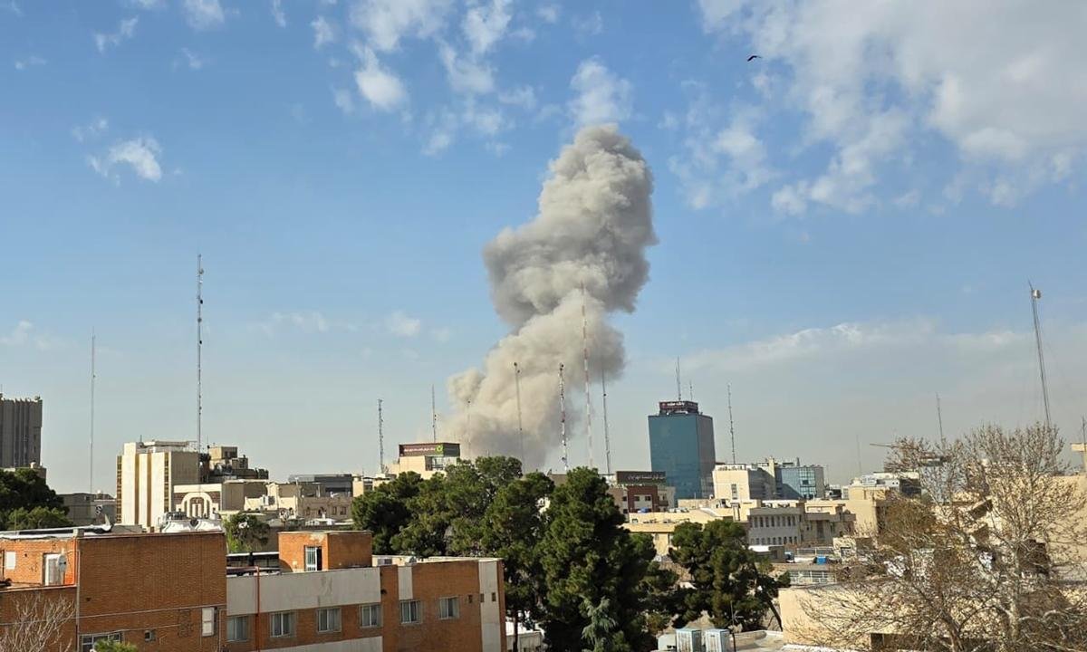 Israel lança nova ofensiva contra o Irã, após ataque em bases dos EUA