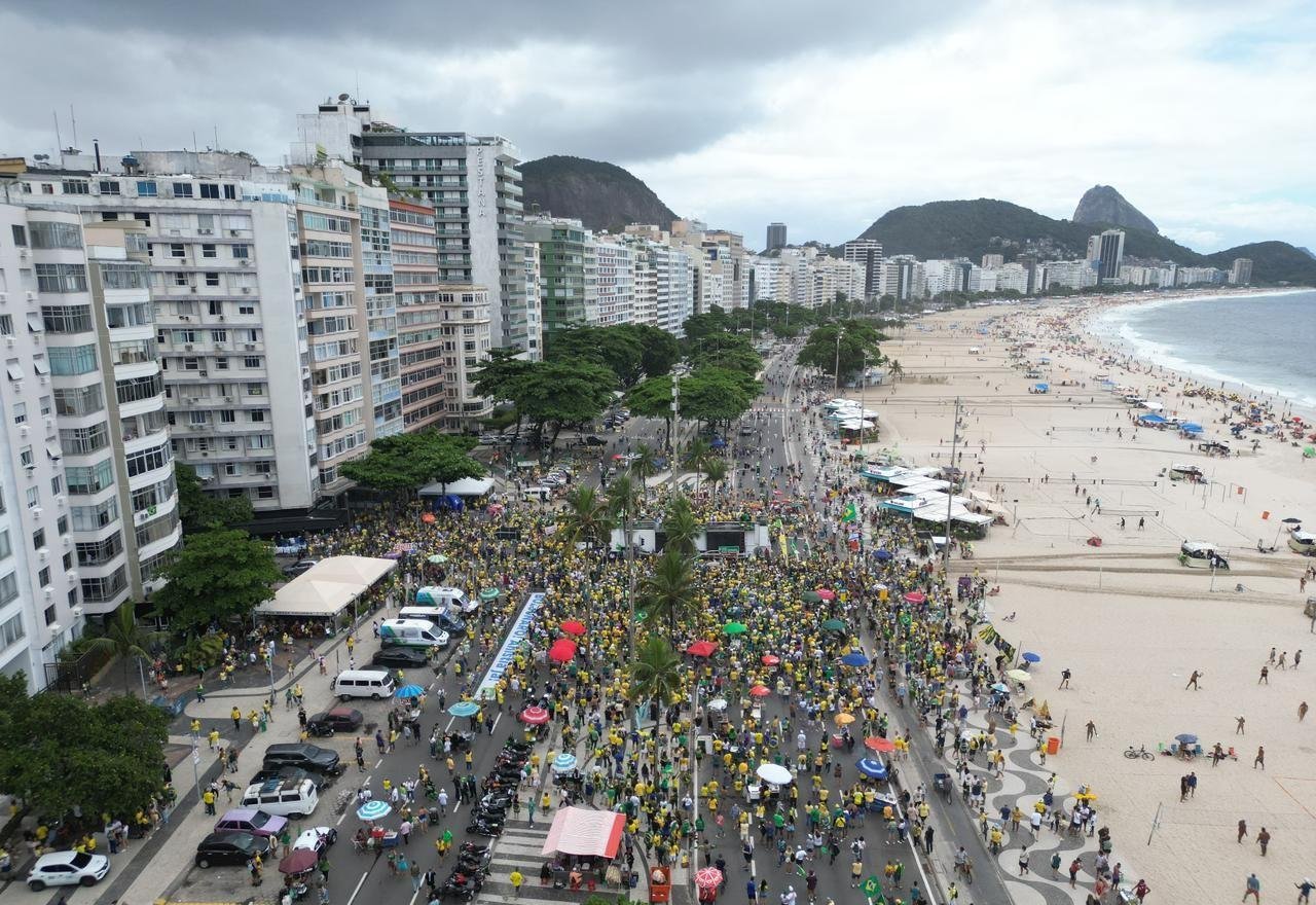 Manifestação bolsonarista no Rio tem 4,7 mil pessoas em Copacabana, diz grupo de pesquisa da USP