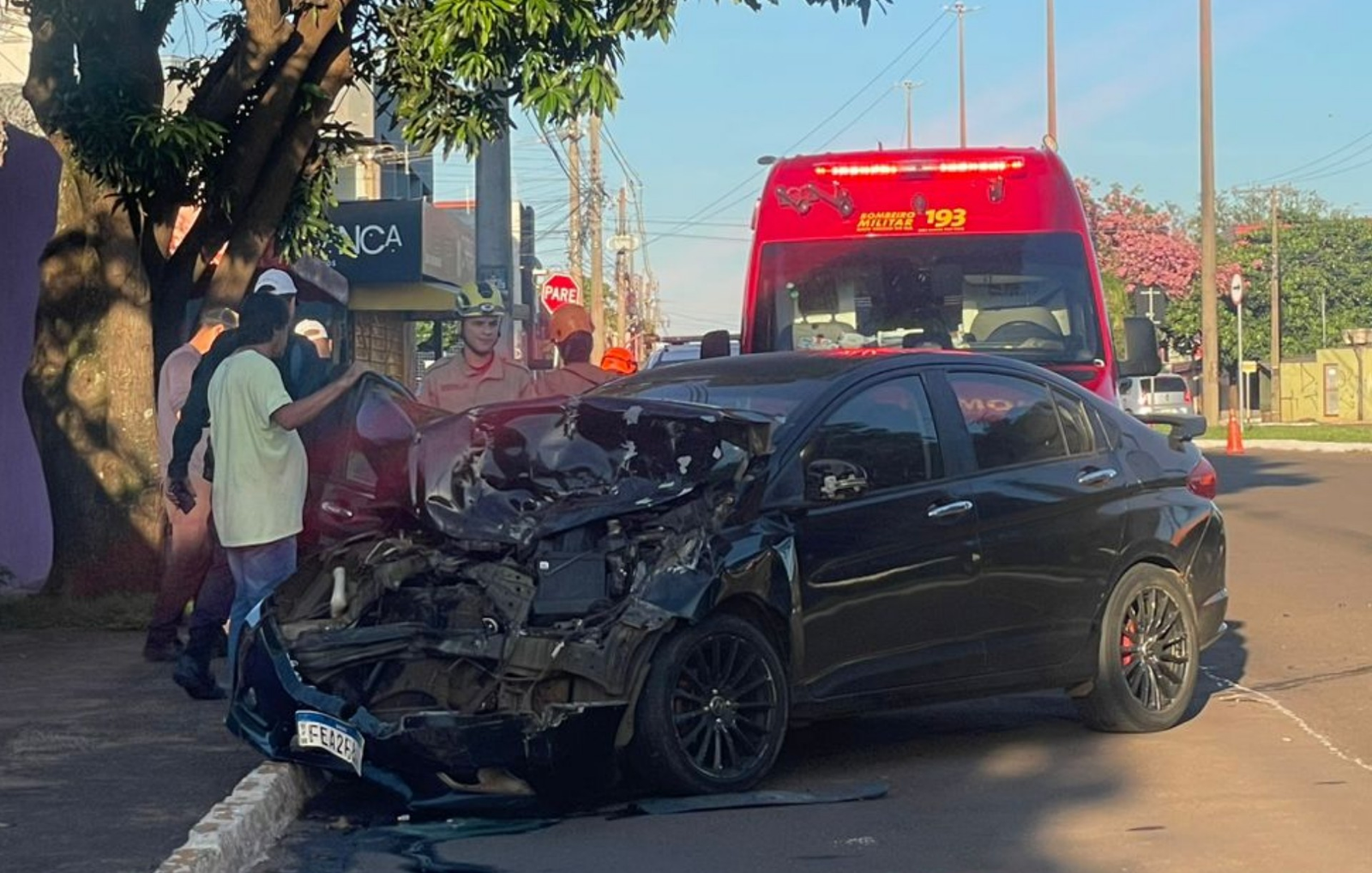 Motorista bêbado bate em viatura da Polícia Civil em Campo Grande | G1